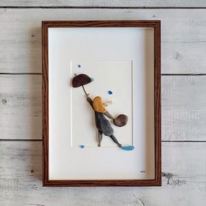 Cuadro con piedras Anhelo en la lluvia decoración del hogar hecho a mano en Barcelona con piedras guijarros cristales del mar pieza única UdanasArt