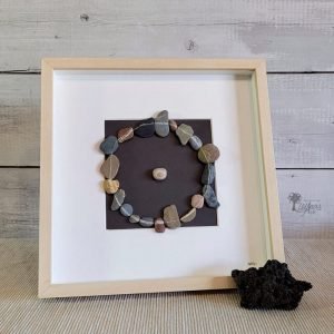 Cuadro con piedras Circulo lineal