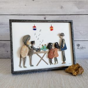 Cuadro de decoración personalizado hecho a mano con piedras guijarros madera de deriva conchas marinas cristales del mar reciclaje creativo familia en casa con música y plantas UdanasArt