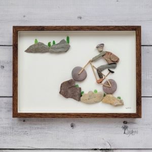 Cuadro con piedras Mountain biker decoración hogar personalizado hecho a mano en Barcelona con guijarros piedras madera de deriva deporte extremo bicicleta de montaña UdanasArt