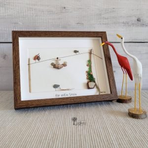 Cuadro de decoración personalizado hecho a mano con piedras madera de deriva conchas marinas cristales de mar pájaros en comedero en tomatera del huerto regalo original UdanasArt