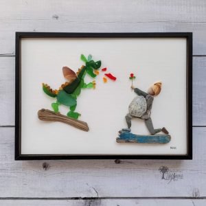 Cuadro con piedras Sant Jordi decoración para el hogar hecho a mano en Barcelona con cristales del mar madera de deriva Pieza única UdanasArt