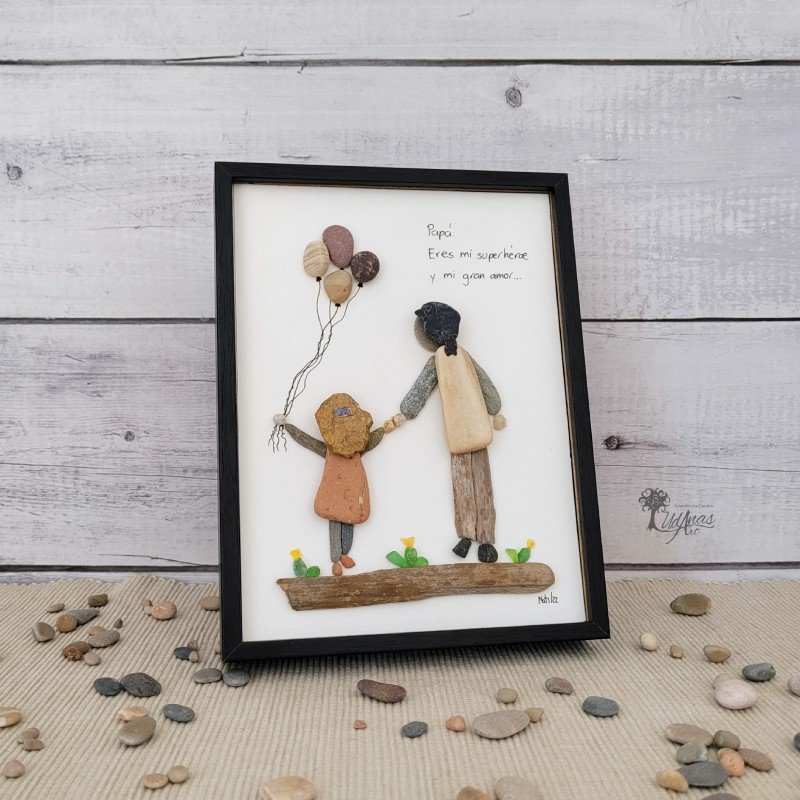 Regalo original Cuadro con piedras Amanda y papá decoración especial día del padre hecho a mano en Barcelona pieza única UdanasArt