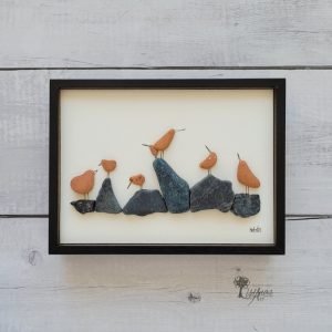 Decoración para el hogar Cuadro con piedras Pájaros rojos hecho a mano en Barcelona piedras negras y ladrillos rojos Pieza única UdanasArt